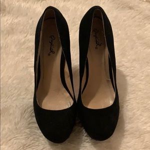 Platform Suede Pumps by Qupid